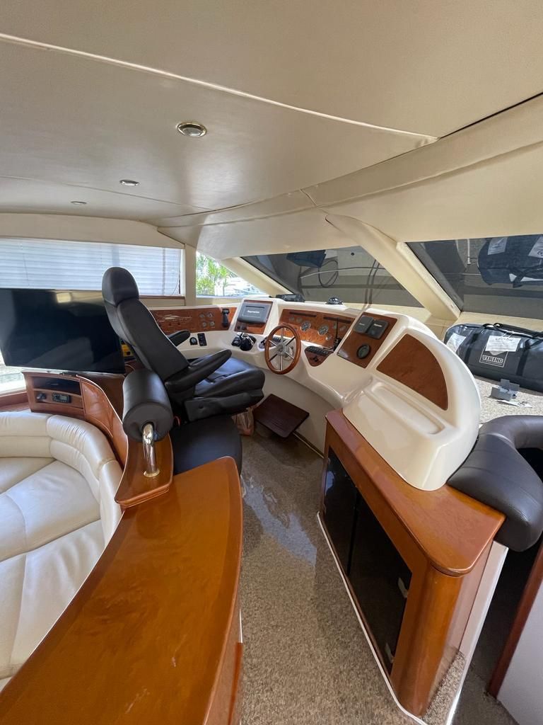2001 Azimut 58 