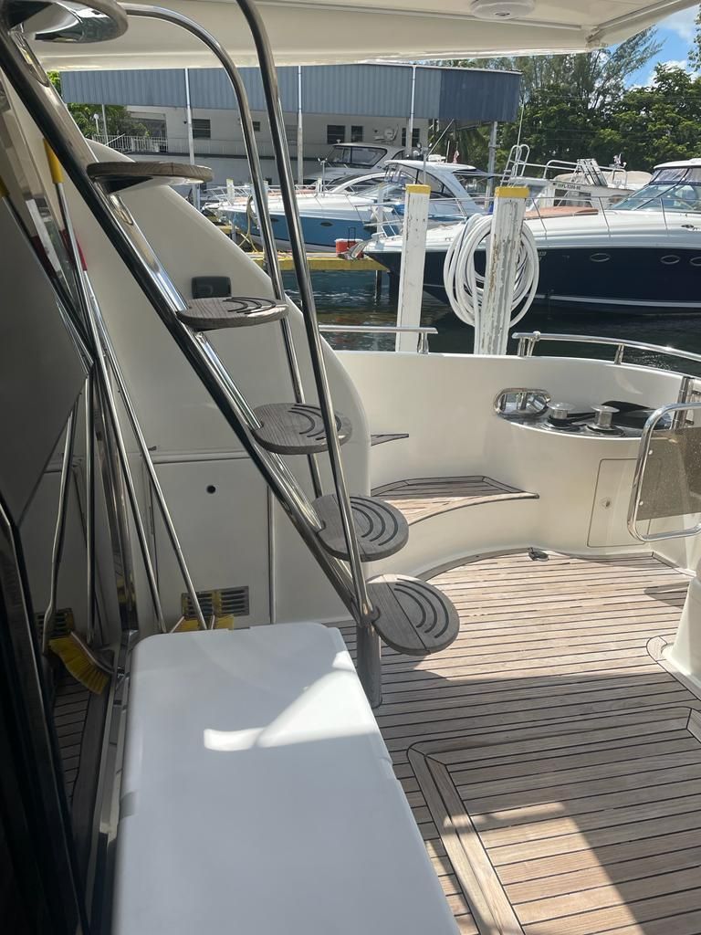 2001 Azimut 58 