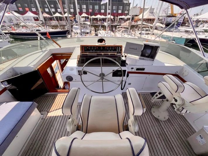 Lionheart Yacht Photos Pics 