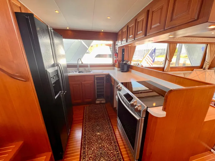 Lionheart Yacht Photos Pics 