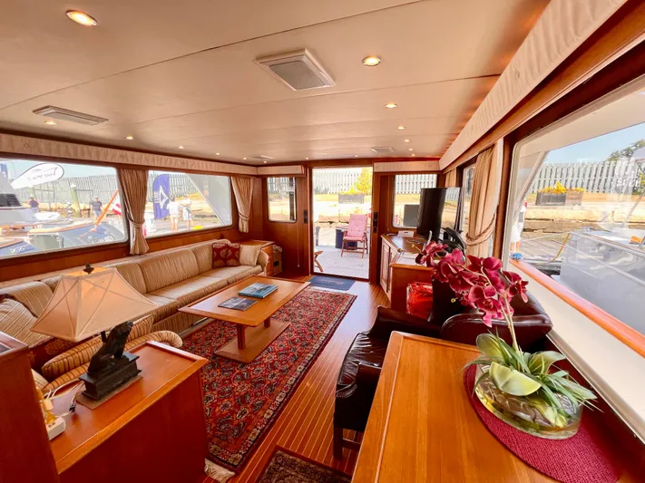 Lionheart Yacht Photos Pics 