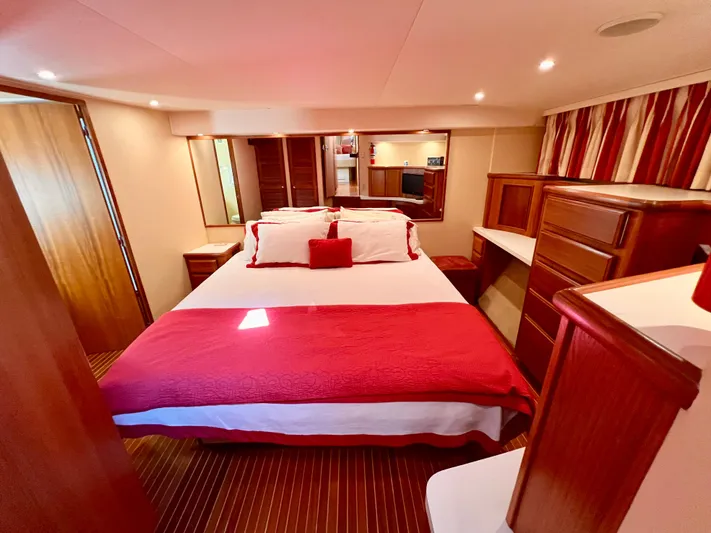 Lionheart Yacht Photos Pics 