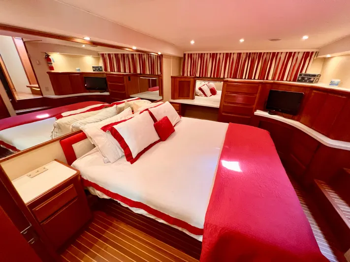 Lionheart Yacht Photos Pics 