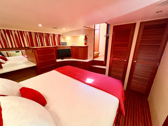 Lionheart Yacht Photos Pics 