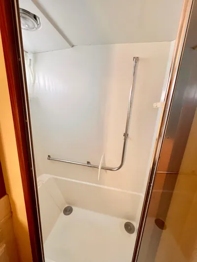 Lionheart Yacht Photos Pics 