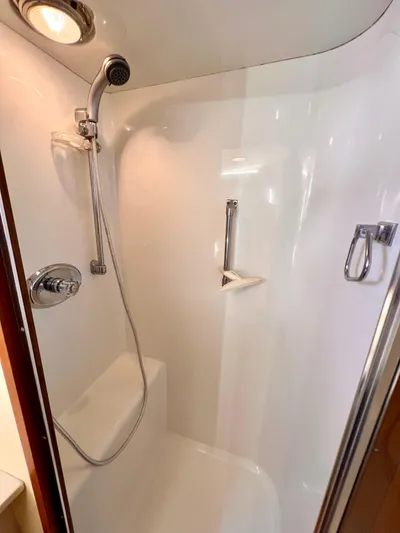 Lionheart Yacht Photos Pics 