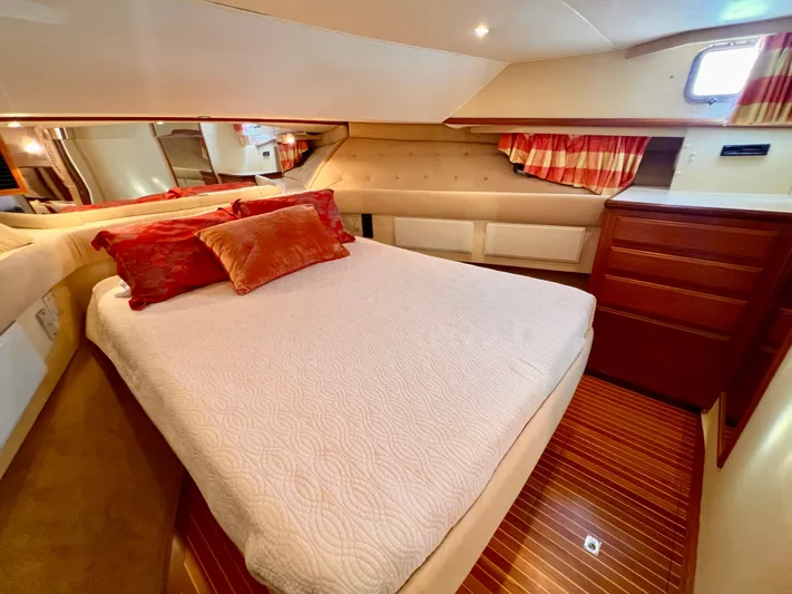 Lionheart Yacht Photos Pics 