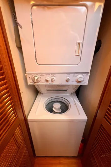 Lionheart Yacht Photos Pics 