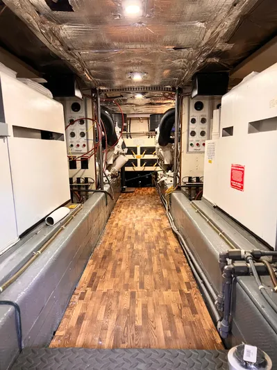 Lionheart Yacht Photos Pics 