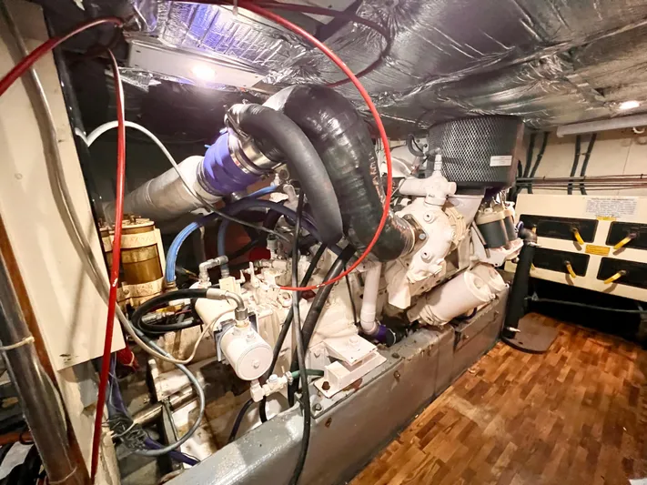 Lionheart Yacht Photos Pics 