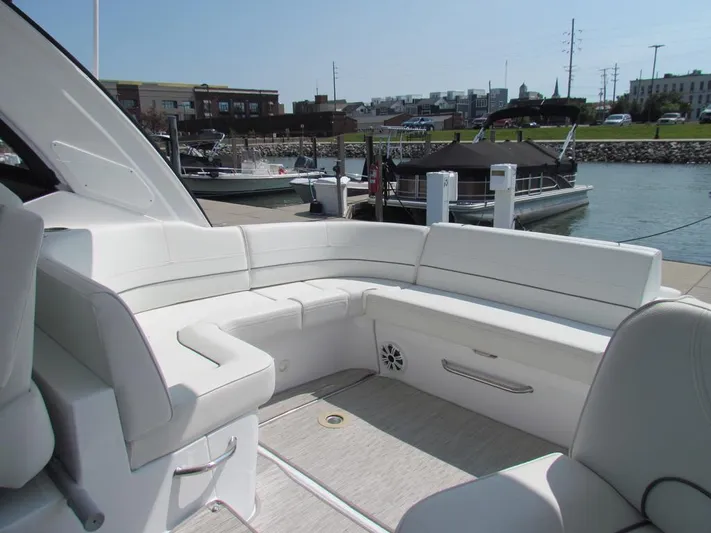 Simply Eriesistible Yacht Photos Pics 