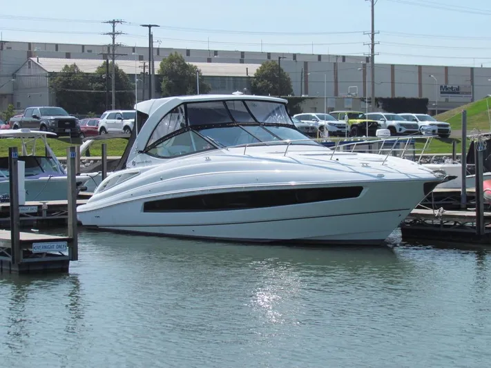 Simply Eriesistible Yacht Photos Pics 