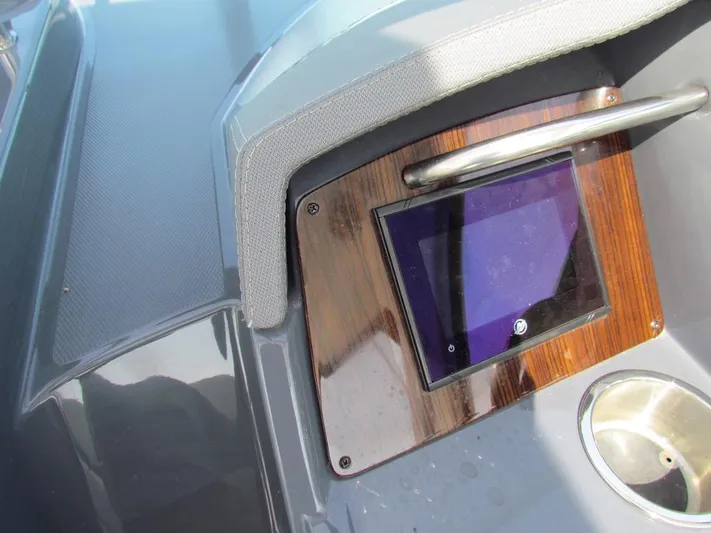 Simply Eriesistible Yacht Photos Pics 