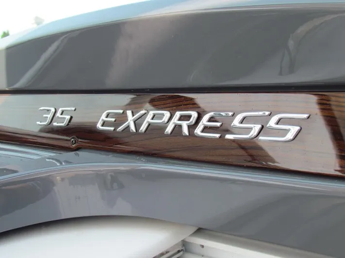 Simply Eriesistible Yacht Photos Pics 