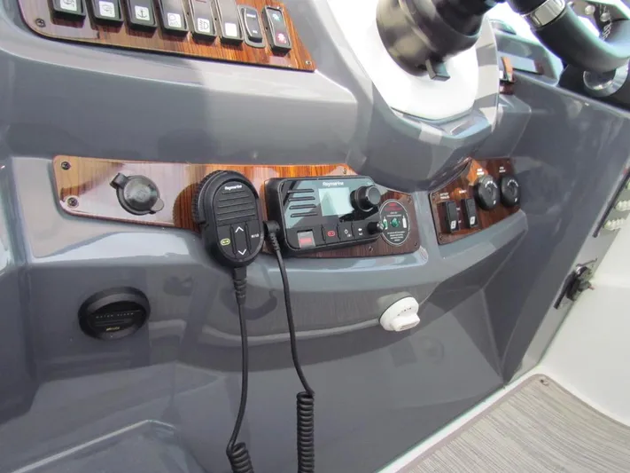 Simply Eriesistible Yacht Photos Pics 