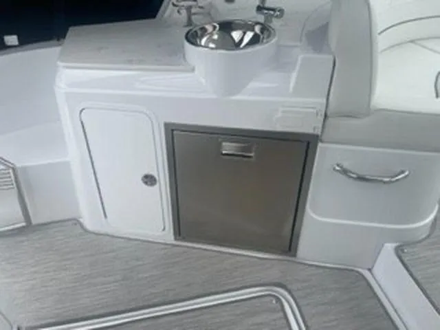 Simply Eriesistible Yacht Photos Pics 