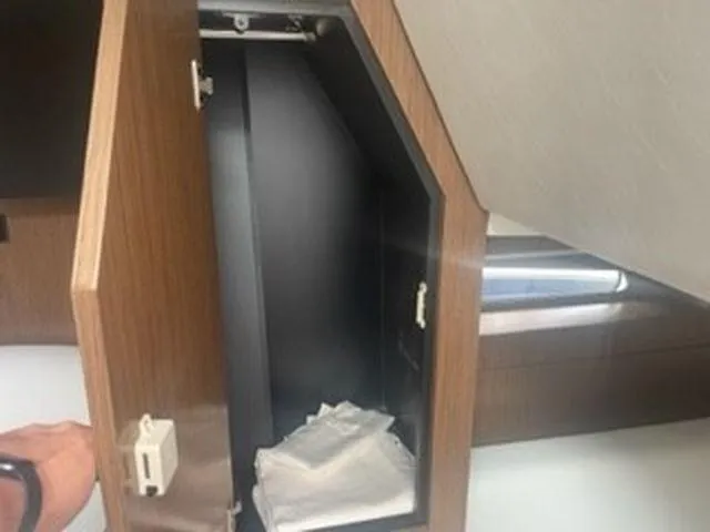 Simply Eriesistible Yacht Photos Pics 