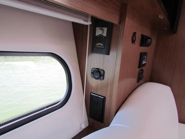 Simply Eriesistible Yacht Photos Pics 