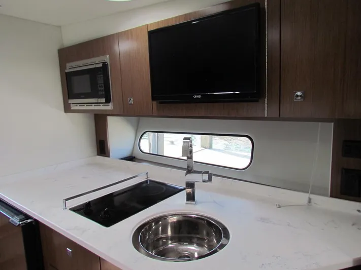 Simply Eriesistible Yacht Photos Pics 