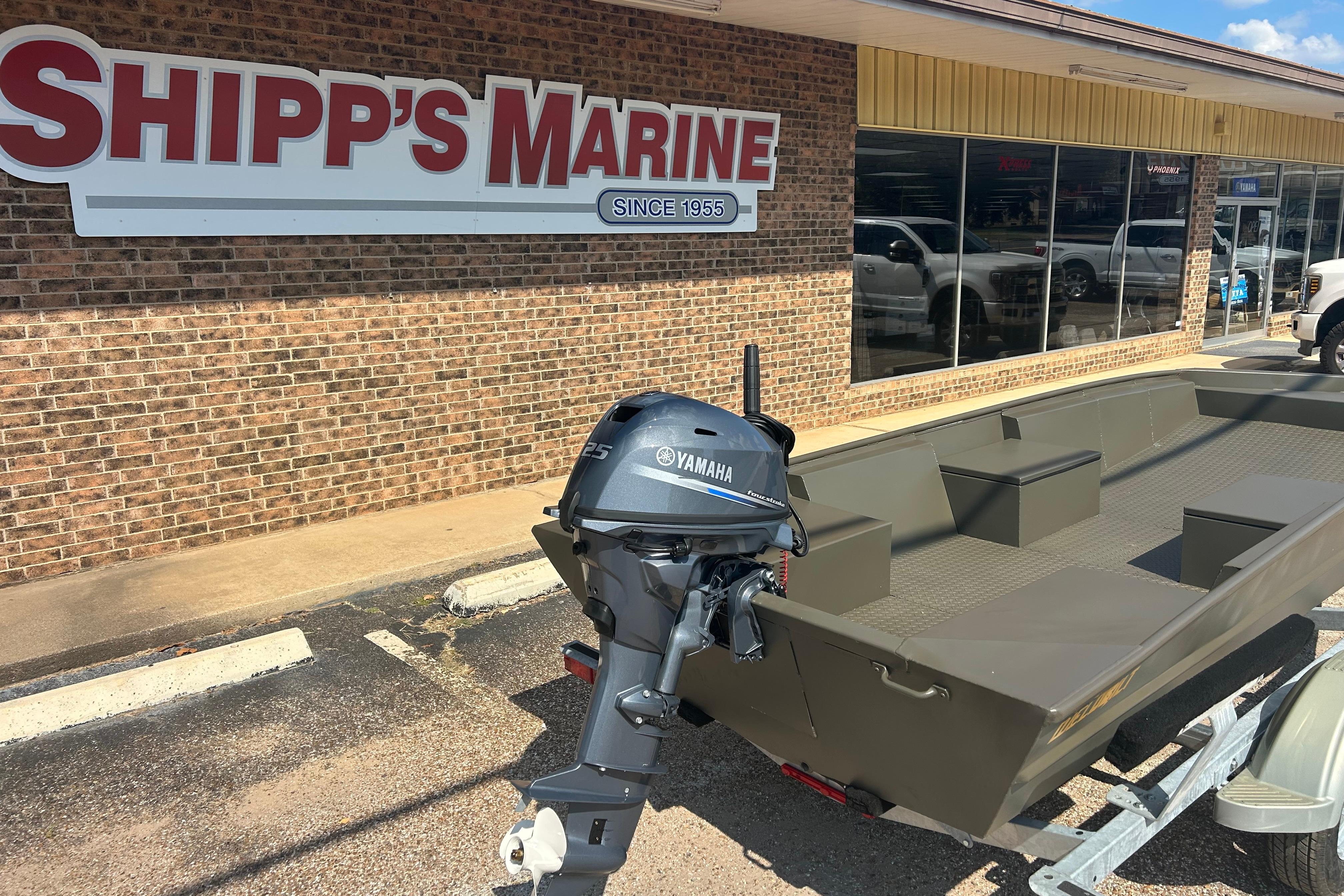 2025 WeldBilt 1652 boat with Yamaha motor at Shipp's Marine dealership.