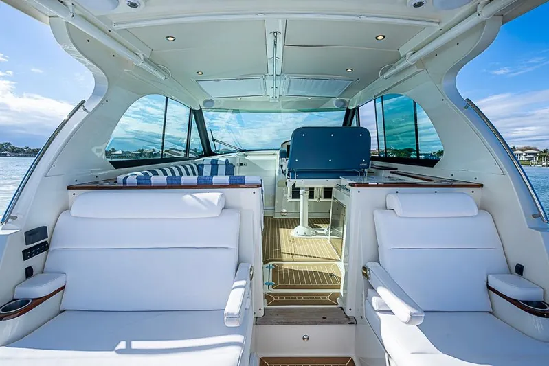Catnap Yacht Photos Pics Interior of 2023 Hinckley Sport Boat 40 X with luxurious seating and modern design.