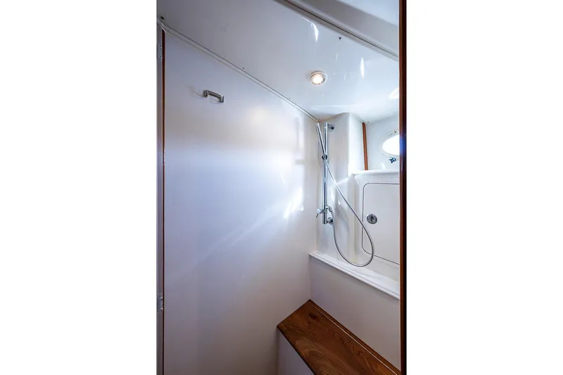 Catnap Yacht Photos Pics 2023 Hinckley Sport Boat 40 X bathroom with sleek shower design.