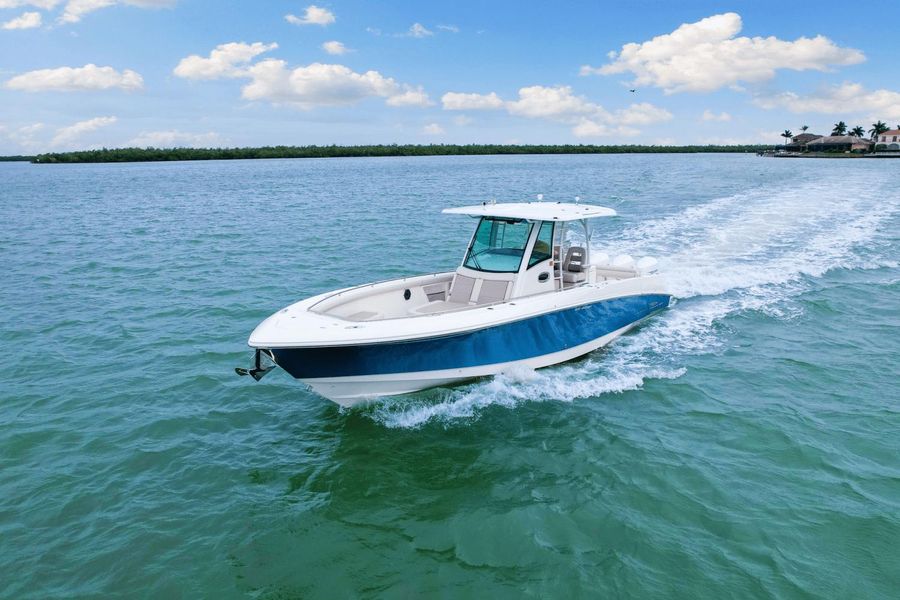 2020 Boston Whaler 35 Outrage