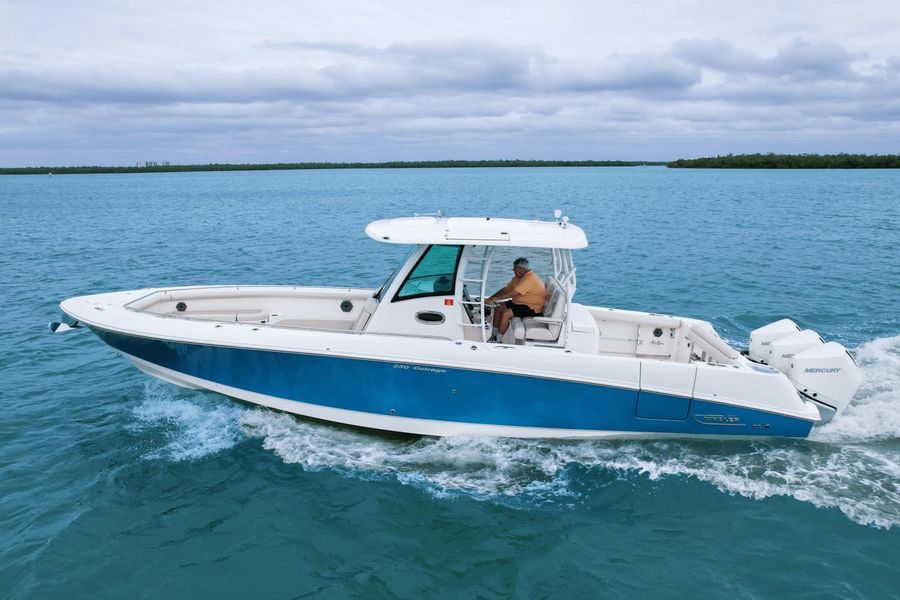 2020 Boston Whaler 35 Outrage