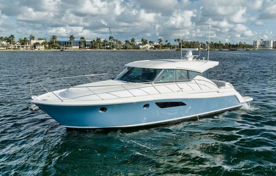 2017 Tiara Yachts 44 Coupe