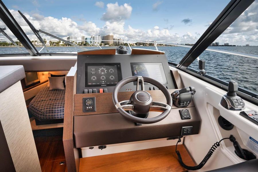 2017 Tiara Yachts 44 Coupe