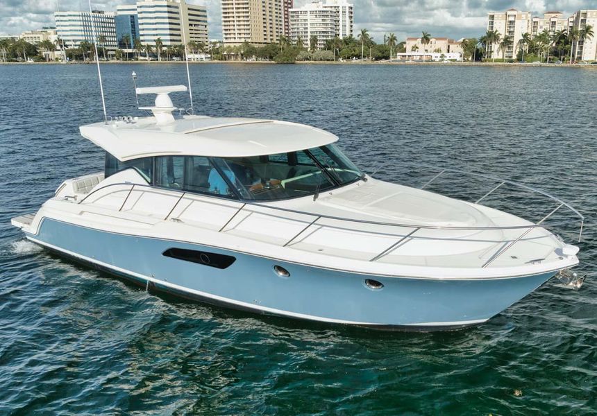 2017 Tiara Yachts 44 Coupe