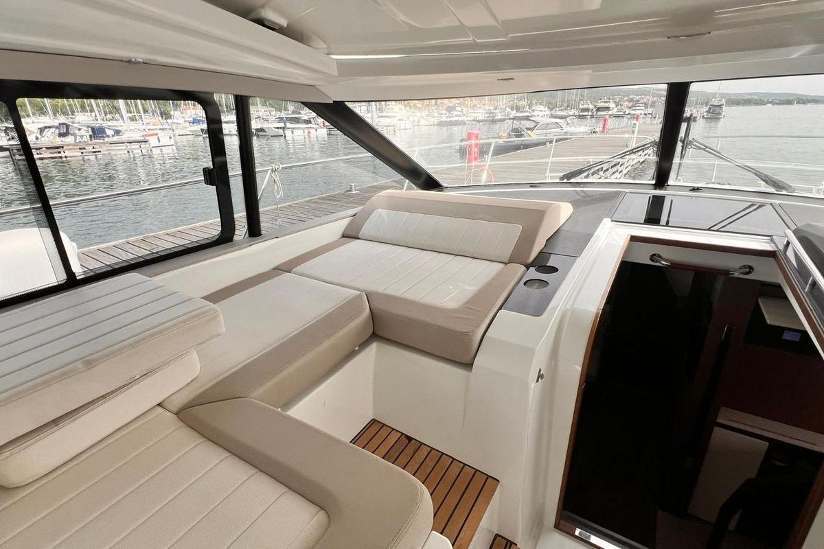 2017 Jeanneau 46 