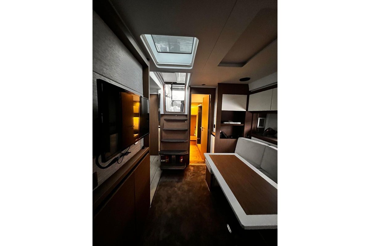 2017 Jeanneau 46 