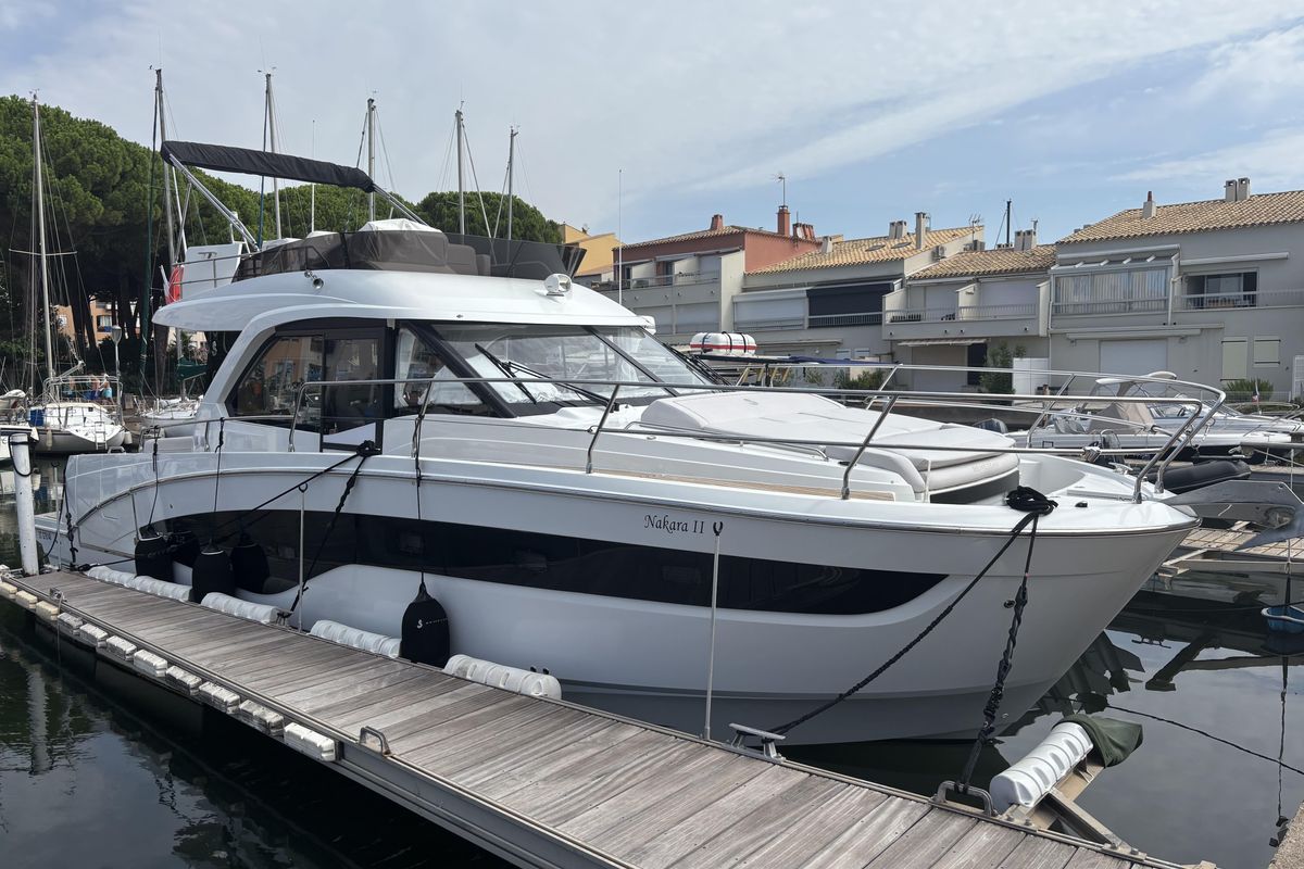2025 Beneteau 42 