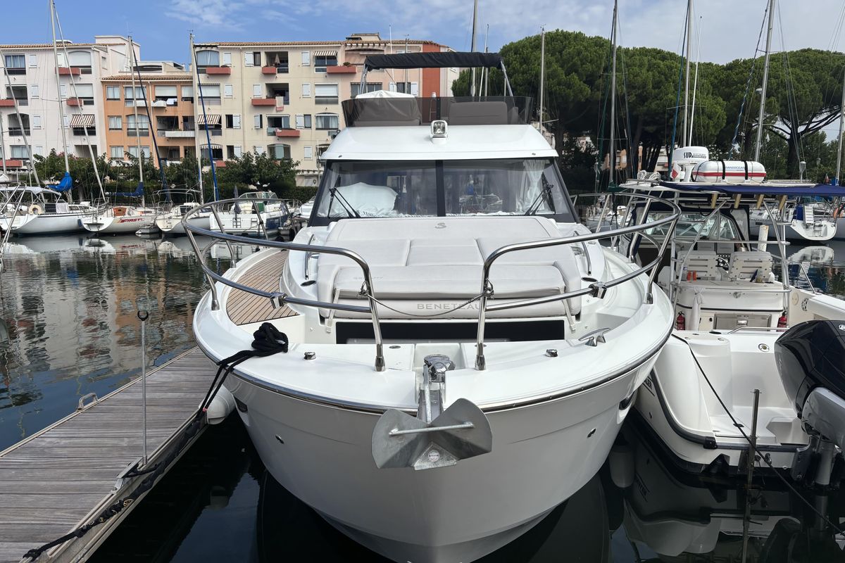 2025 Beneteau 42 