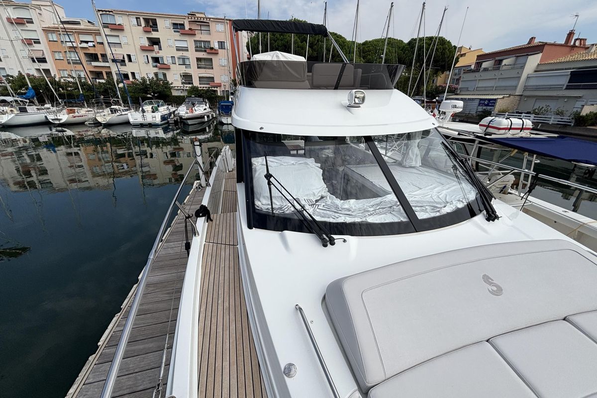 2025 Beneteau 42 