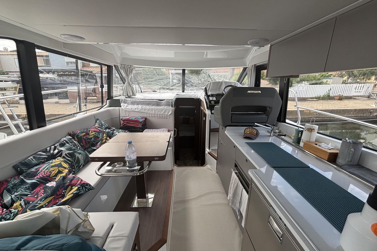 2025 Beneteau 42 