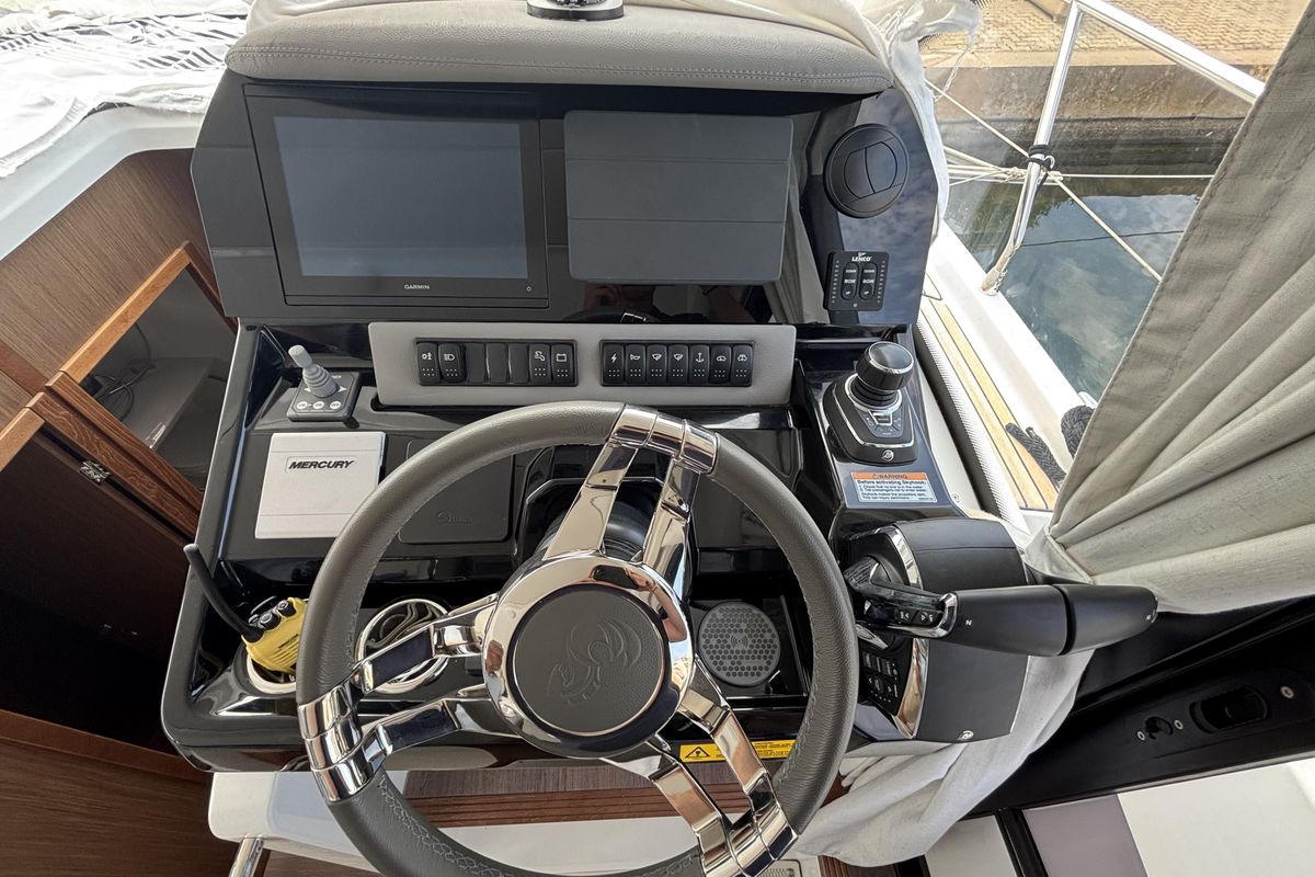 2025 Beneteau 42 