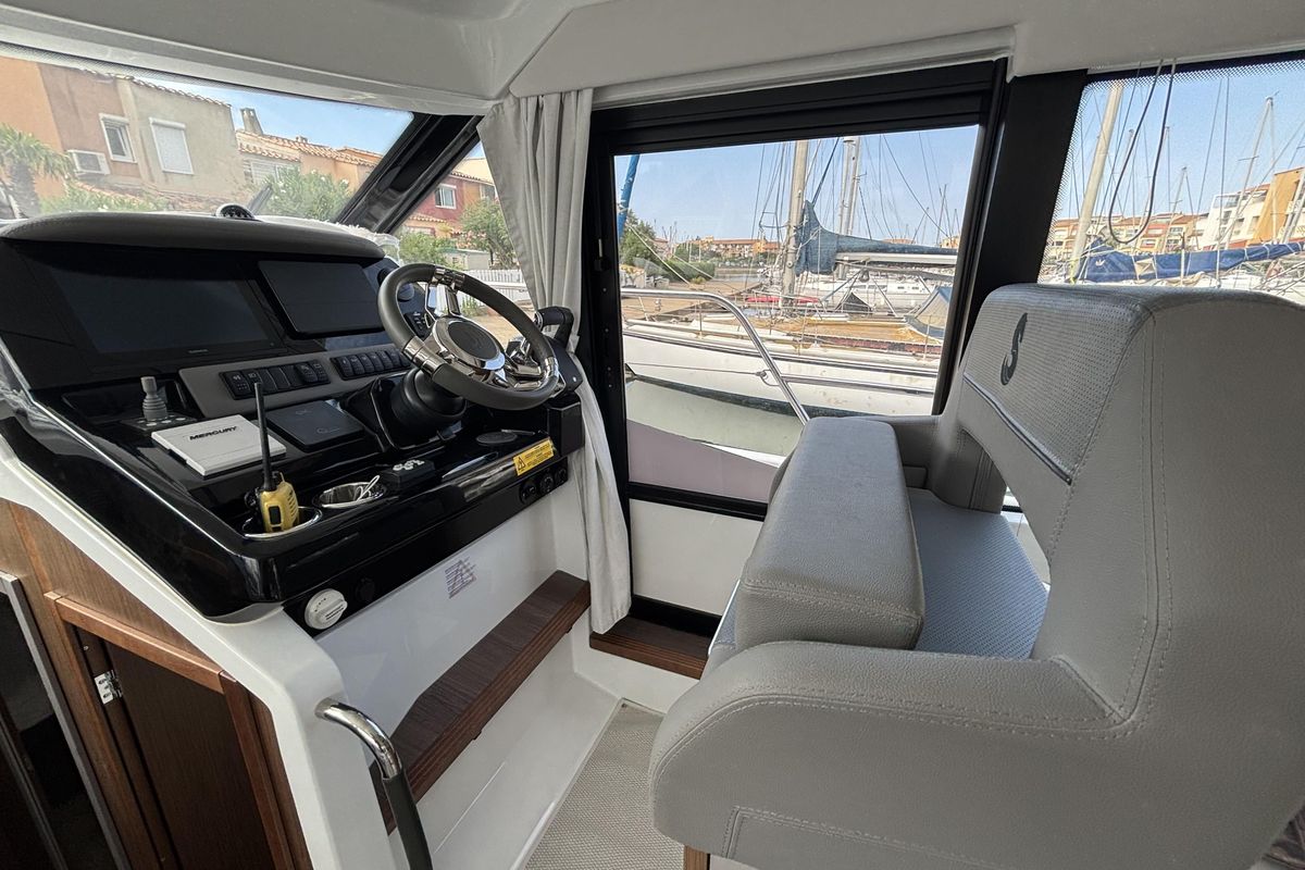 2025 Beneteau 42 
