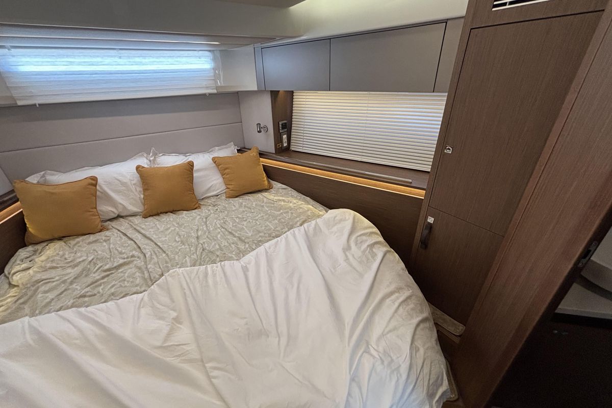 2025 Beneteau 42 