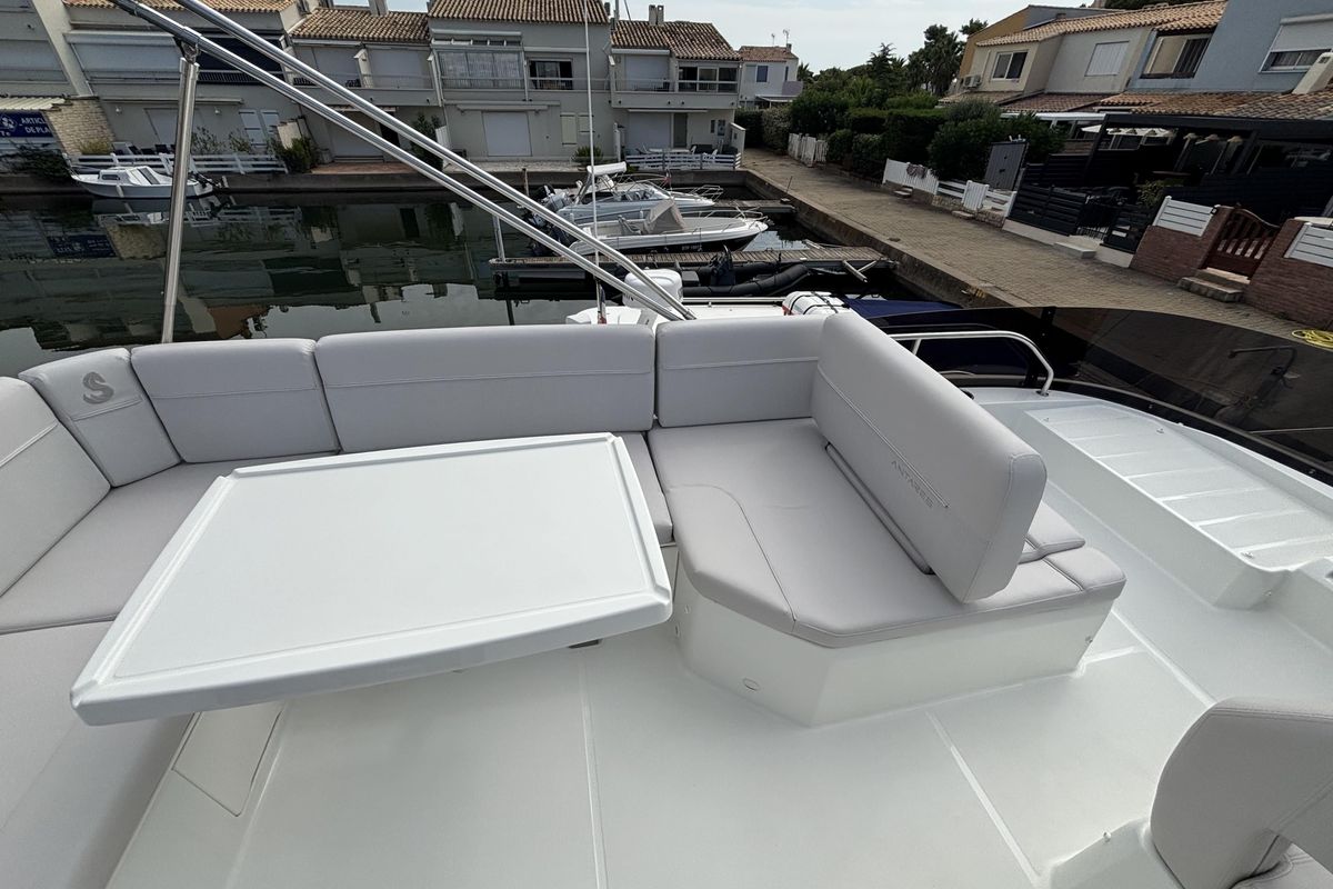 2025 Beneteau 42 