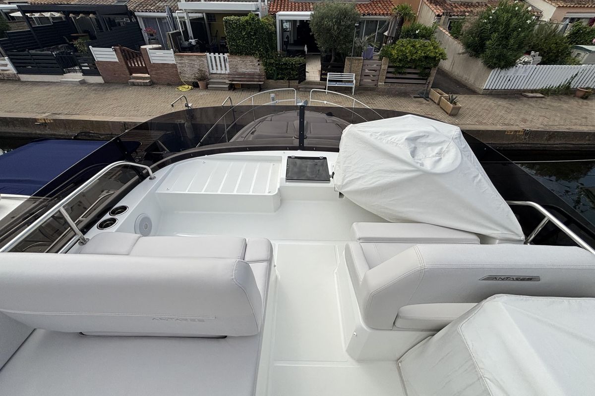 2025 Beneteau 42 