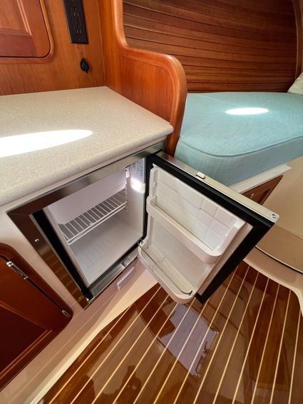 2019-34-hinckley-picnic-boat-34-mkii