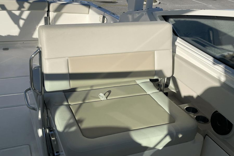 2021 Boston Whaler 28 Vantage