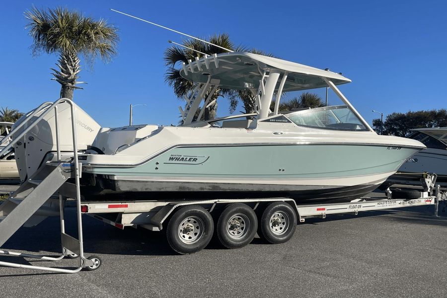 2021 Boston Whaler 28 Vantage