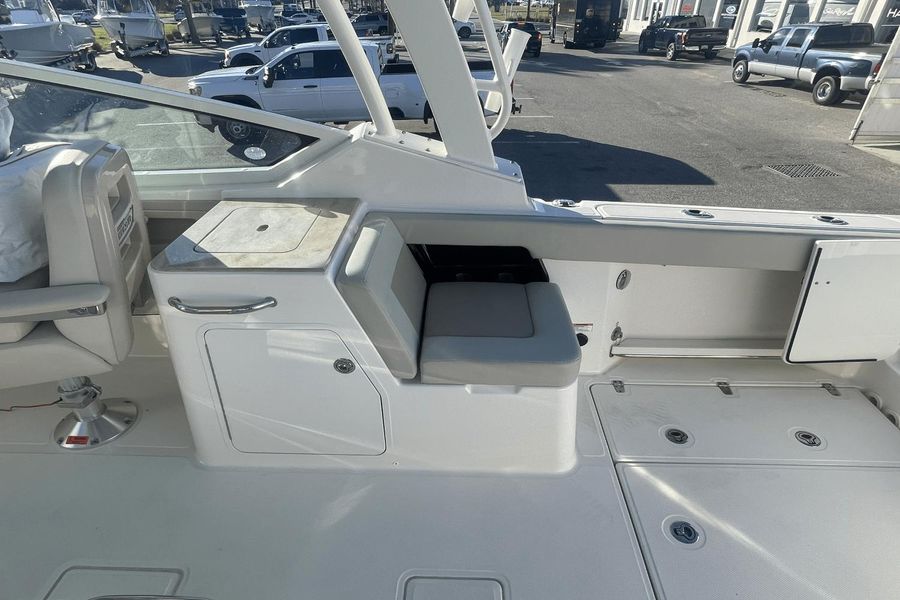 2021 Boston Whaler 28 Vantage