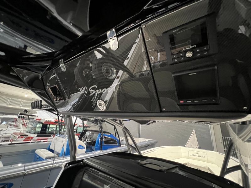 2021 Nor-Tech 390 Center Console