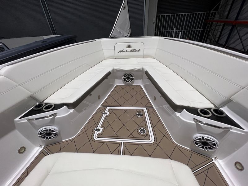 2021 Nor-Tech 390 Center Console