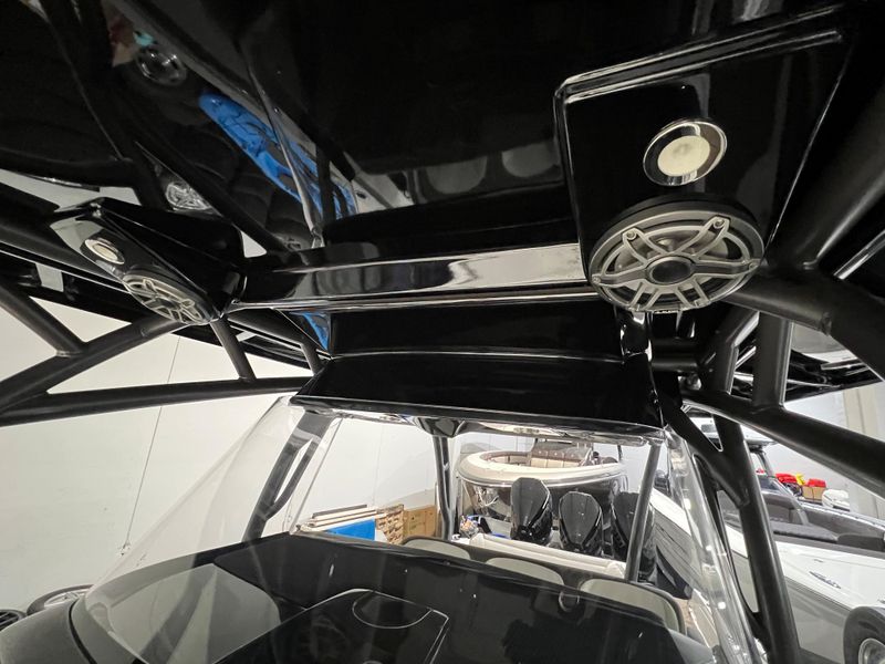 2021 Nor-Tech 390 Center Console