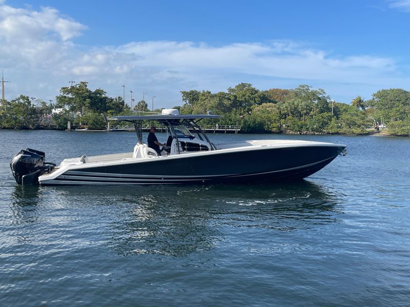 2021 Nor-Tech 390 Center Console